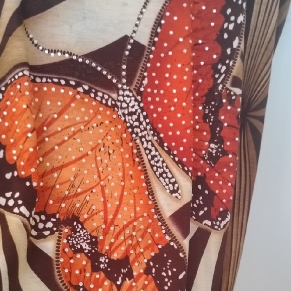 Geometric Butterfly Print Short Sleeve Top - Picture 7 of 10